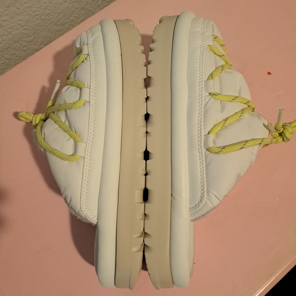 UGG Spaceslider Tech Slide - Picture 11 of 12